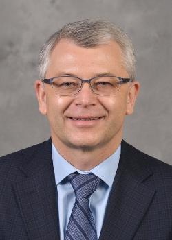 Leszek Kotula，医学博士