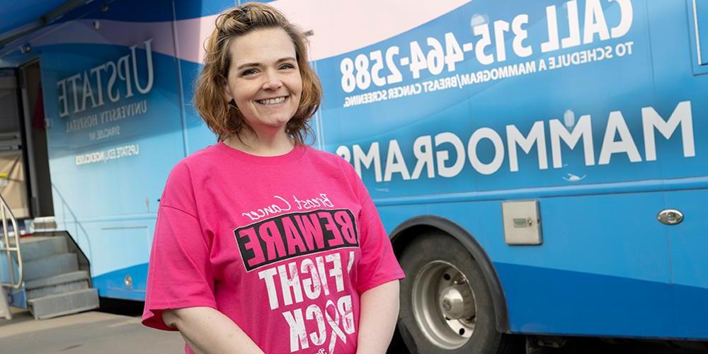 金伯利·科普兰(Kimberly Copeland)是帮助女性进行乳腺癌筛查的“哺乳动物面包车”的粉丝. (Susan Kahn摄)